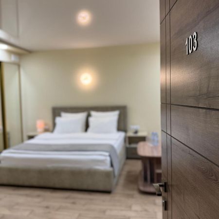 Central Hotel 기우므리 외부 사진