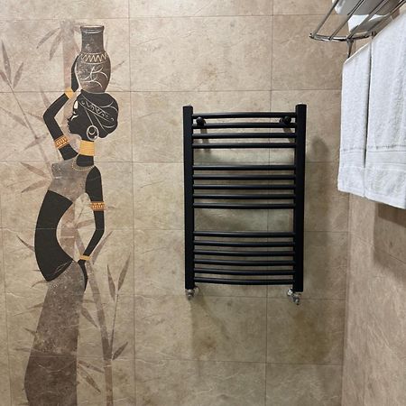 Central Hotel 기우므리 외부 사진