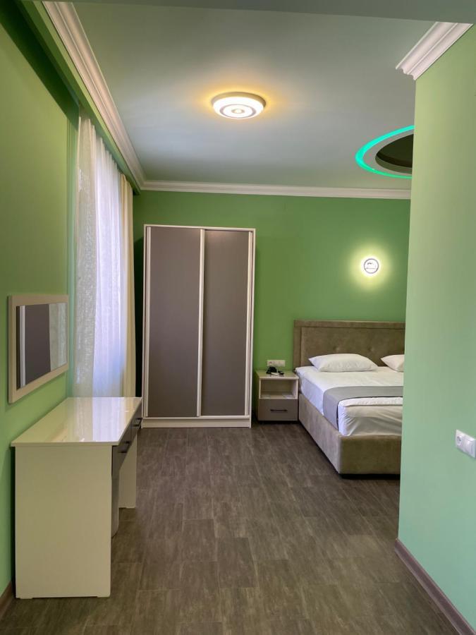 Central Hotel 기우므리 외부 사진