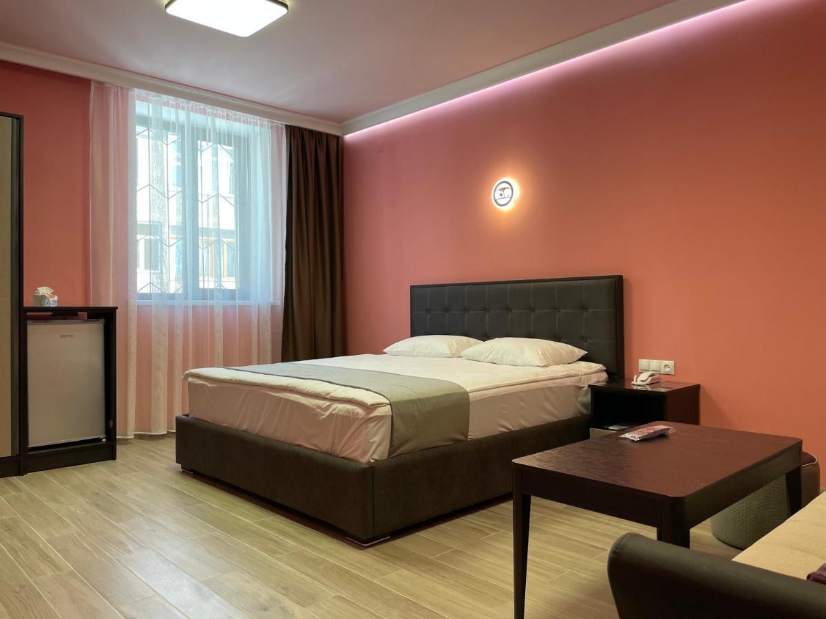 Central Hotel 기우므리 외부 사진