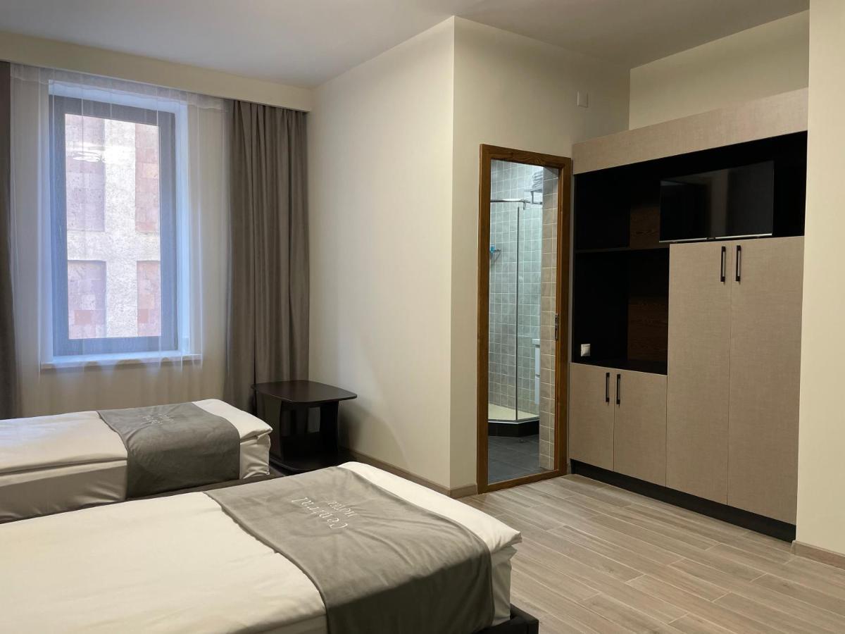 Central Hotel 기우므리 외부 사진