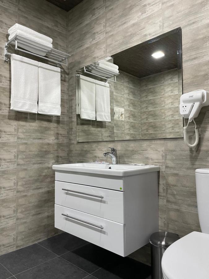 Central Hotel 기우므리 외부 사진